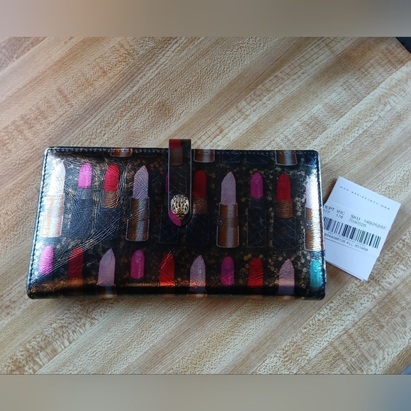 🔹️Kurt Geiger🔹️  💕RARE💕 Black and Multicolor Lipstick Print Clutch - Picture 3 of 13